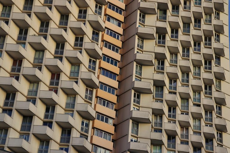 calculul ariei unui triunghi isoscel: metoda simpla si eficienta
